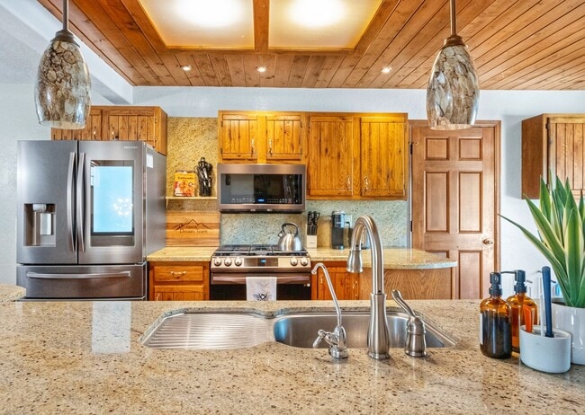 Building Photo - 14 Kreg Ln