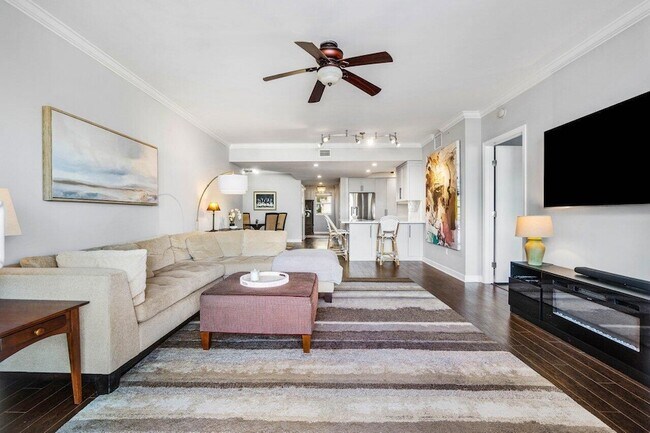 Building Photo - 2650 Lake Shore Dr