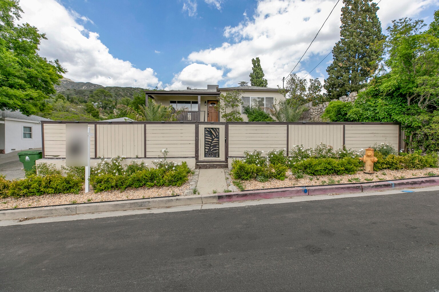 Building Photo - 10630 Samoa Ave