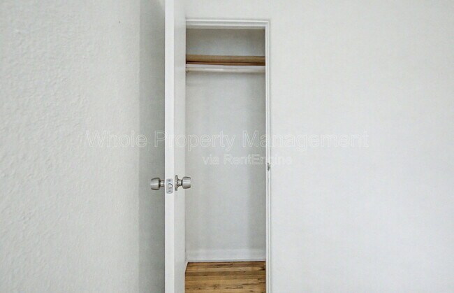 Building Photo - 2705 W Park Pl