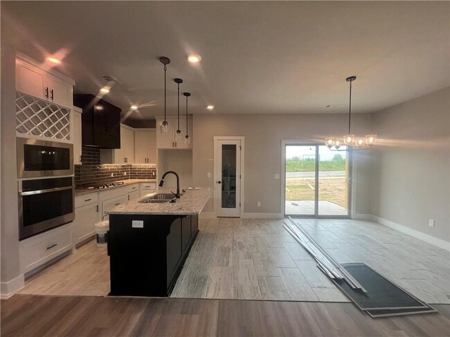 Building Photo - 7301 SW Basswood Ave