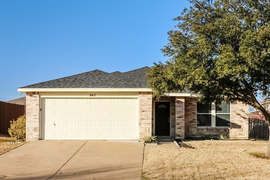 Primary Photo - 947 Medina Dr