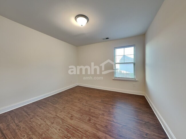 Building Photo - 1682 Weatherbrook Cir