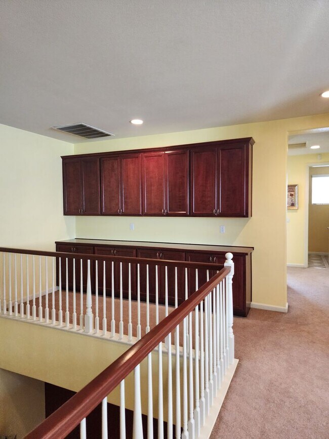 Building Photo - 5 Bedroom 3 Bathroom with 3 car Garage in the Sylvan School District