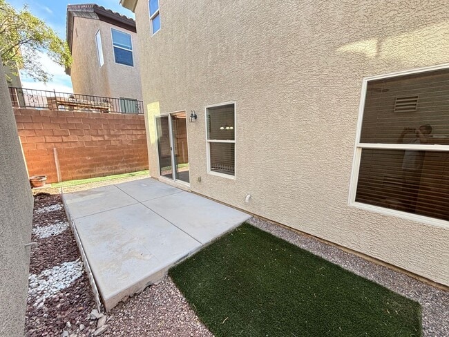 Building Photo - Charming 3 Bedroom, 3 Bathroom, 2-Story Ho...