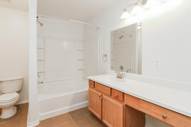 Building Photo - 2826 Trinity Glen Ln