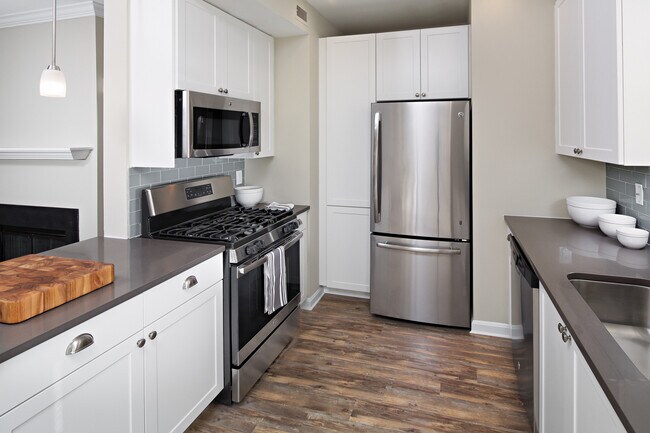 Kitchen with Stainless Steel Appliances and Quarts Countertops - Avalon Townhome Collection Florham Park