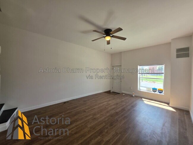 Building Photo - 905 N Patterson Park Ave