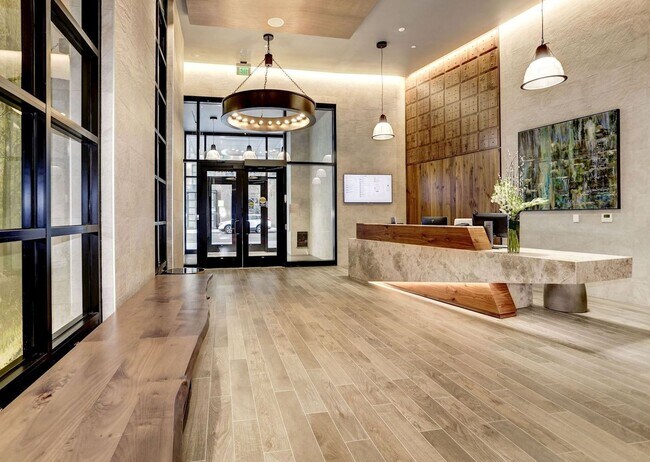 Building Photo - One Month Free For A Lease Start by 8/3! 6...