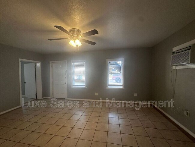 Building Photo - 1134 NW 49th St