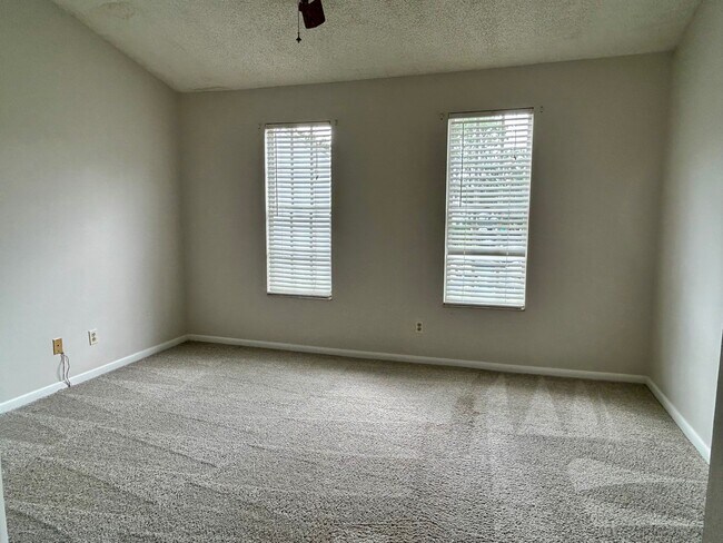 Building Photo - 3331 W Wyoming Cir