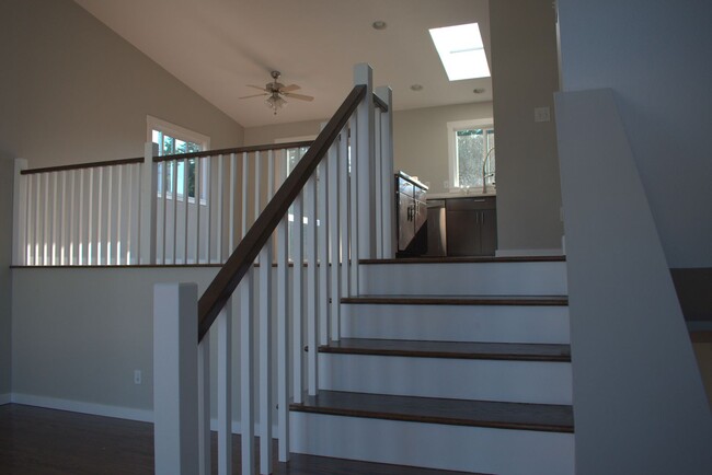 Building Photo - OPEN HOUSE SATURDAY 5/3/25 FROM 1:00-3:00 ...