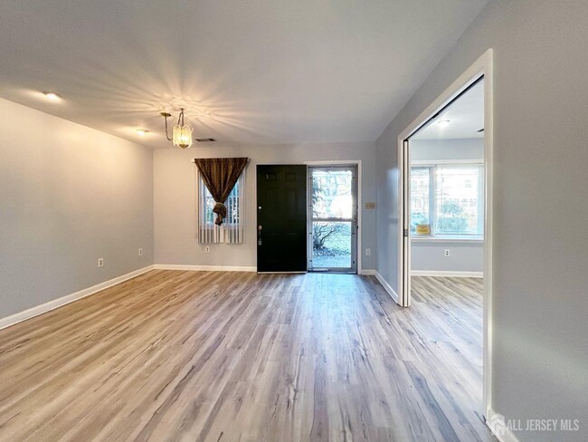 Building Photo - 122 Vineyard Rd