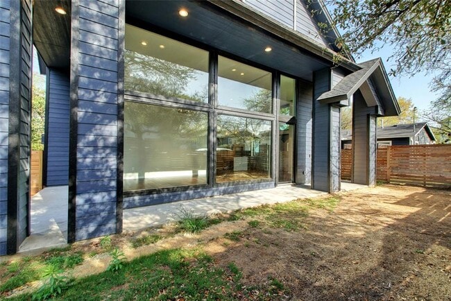 Building Photo - 4412 Caswell Ave