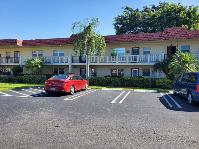 Building Photo - 4 Abbey Ln