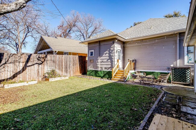 Building Photo - Amazingly Remodeled 1916 Home Located in N...