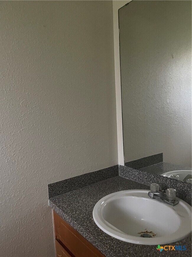 Building Photo - 4403 Mattie Dr