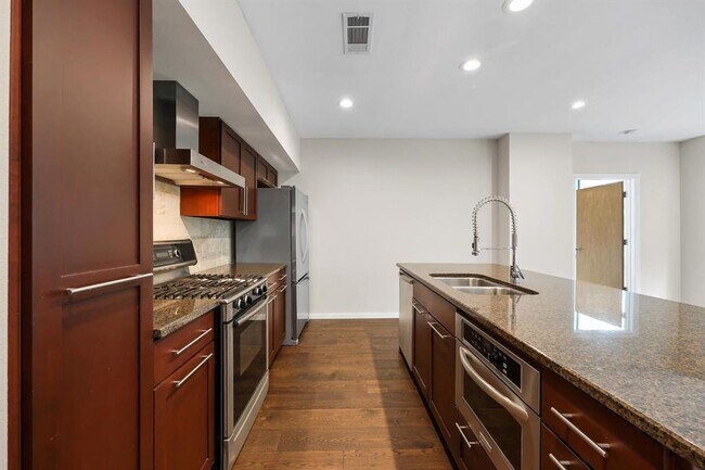 Building Photo - 1600 Barton Springs Rd