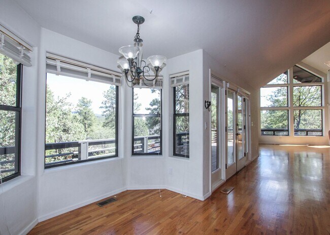 Building Photo - Cathedral Pines Three Bedroom Home - Appli...