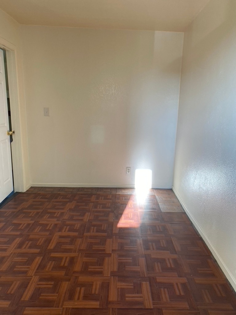 Dining Area - 3060 National Ave