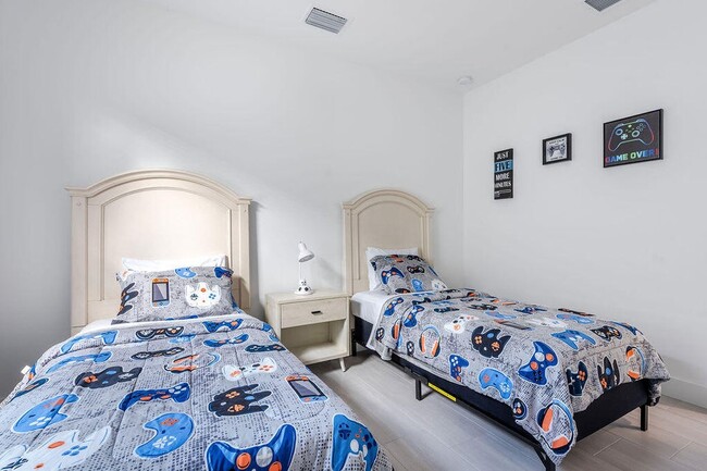 Building Photo - 3699 Saginaw Ave