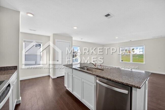 Building Photo - 7661 Belhaven Ln