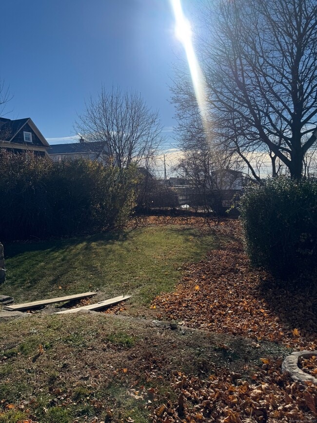 Building Photo - 70 Ford Pl