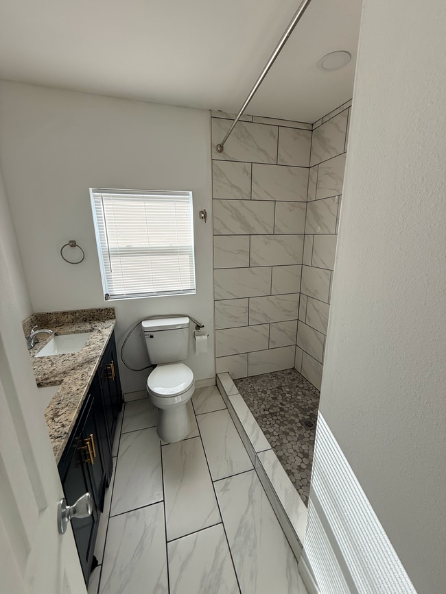 Building Photo - Duplex