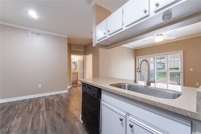 Building Photo - 2900 Sunridge Heights Pkwy