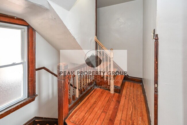 Building Photo - 2125 W Clifton Ave