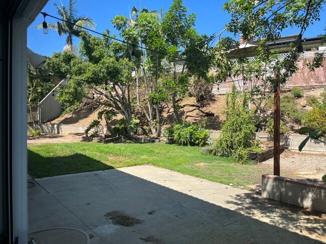 Building Photo - 4 Bed 3 Bath in Del Cerro