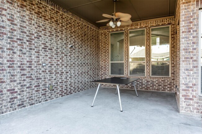 Building Photo - 29110 Davenport Dr