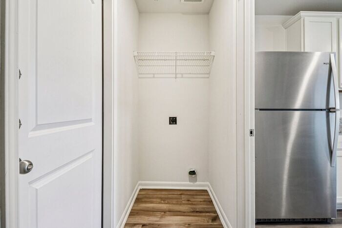 Building Photo - 521 Trinity Trl