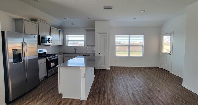 Building Photo - 5605 Bellissima Way