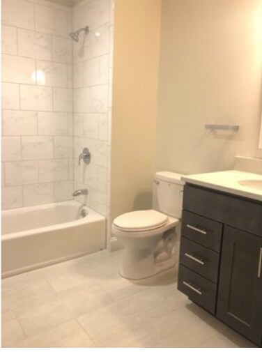 Building Photo - 169 W Broadway