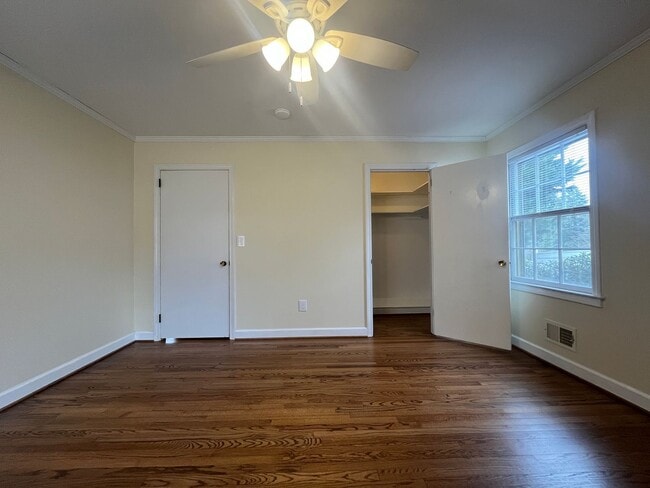 Building Photo - Beautiful Home!