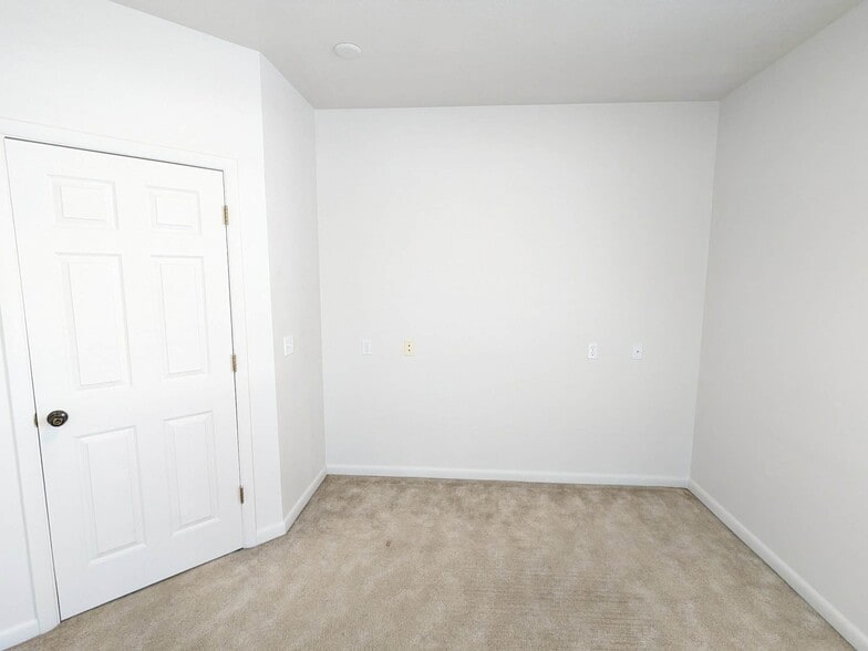Building Photo - 1760 N 400 E