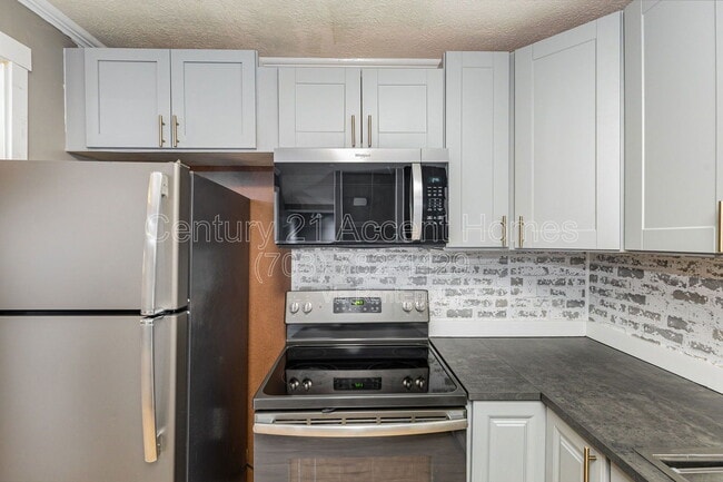 Building Photo - 203 Blueridge Ct
