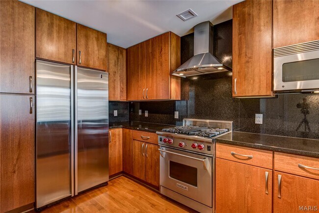 Building Photo - 4909 Laclede Ave