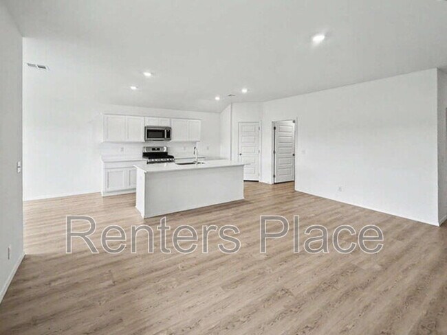Building Photo - 7209 S Maple Ave