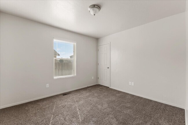 Building Photo - 11695 Altamont St