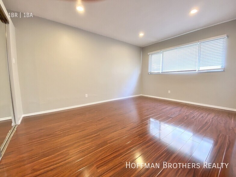 Building Photo - 1155 N Curson Ave