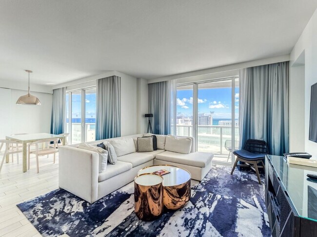 Building Photo - 3101 Bayshore Dr