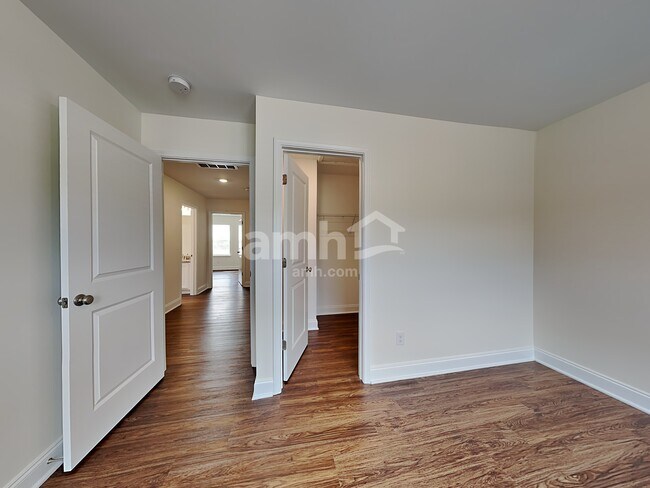 Building Photo - 3014 Lucky Ln