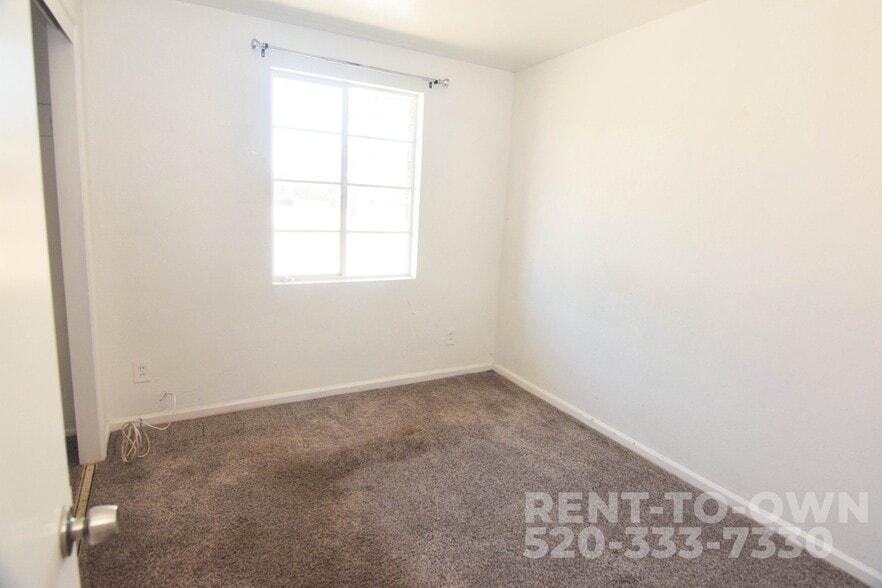 Building Photo - 941 S Baylor Dr