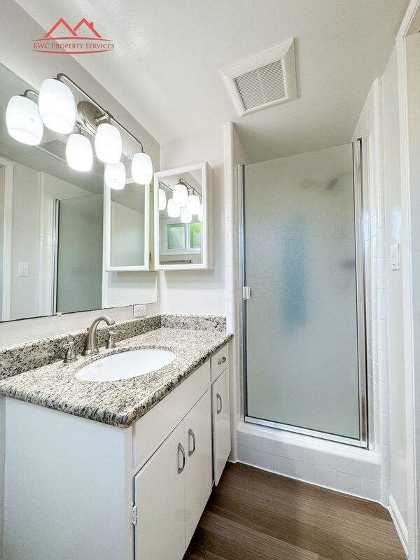 Building Photo - 411 College Ave