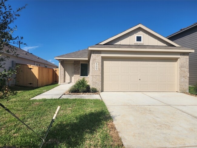 Building Photo - 17967 Valle Cupa Ln