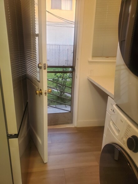 Building Photo - 13529 Burbank Blvd