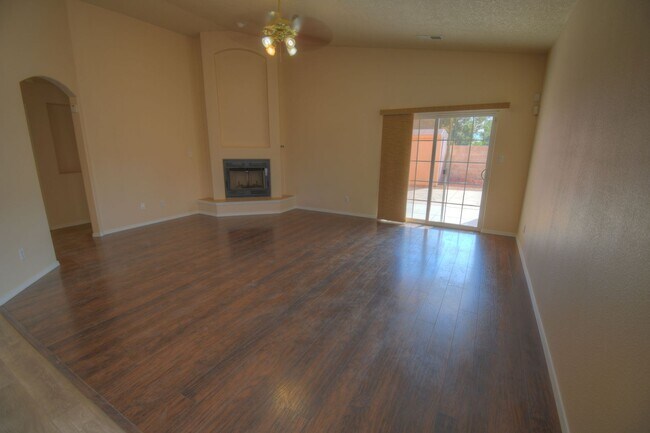 Building Photo - 908 Tumulus Dr NW