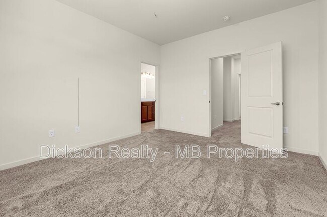 Building Photo - 520 Logan Jacob Ln